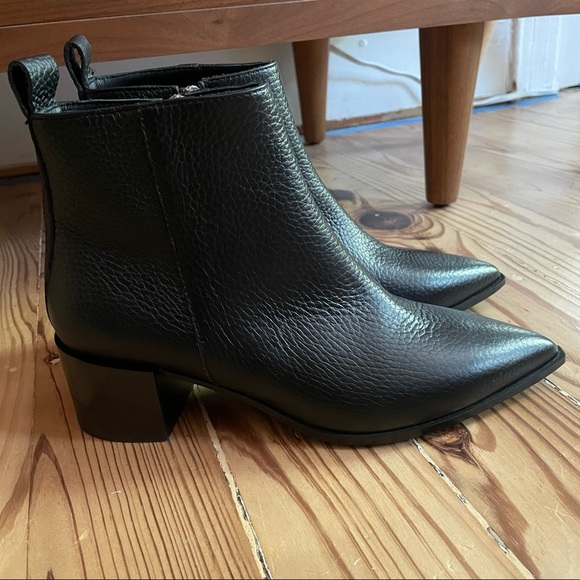 Everlane Shoes - Everlane Boss Boot Pebbled Black Leather